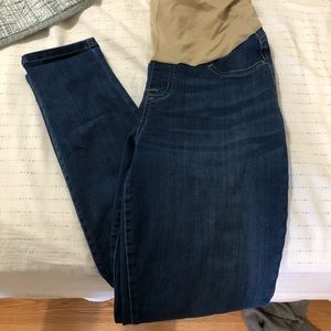 Medium maternity jeans